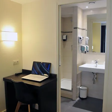Hotel Kyriad - Centre 3*