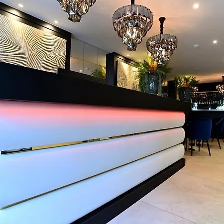 Otel Kyriad - Centre