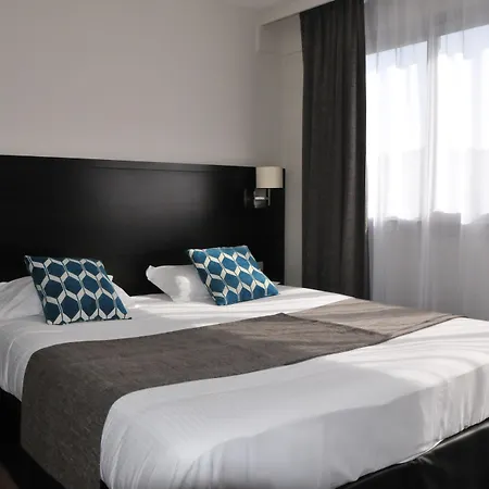 Kyriad - Centre Hotel 3*