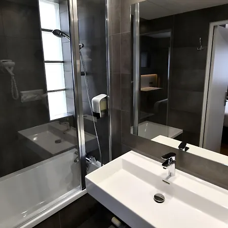 Hotel Kyriad - Centre 3*