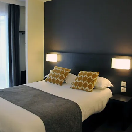 Hotel Des Quatrans Caen