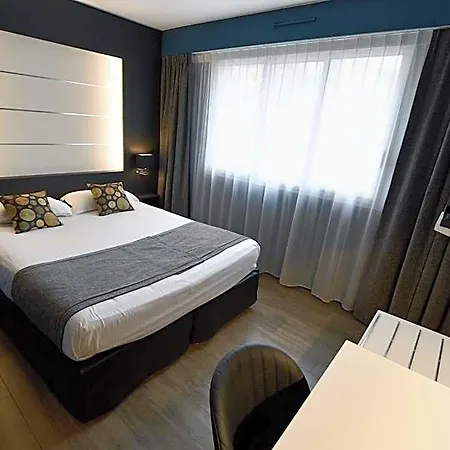 Otel Kyriad - Centre 3*