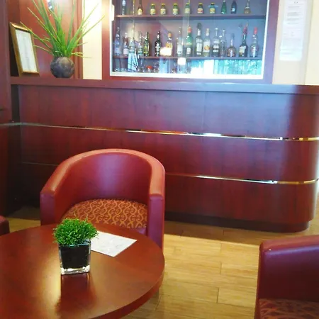 Otel Kyriad - Centre 3*