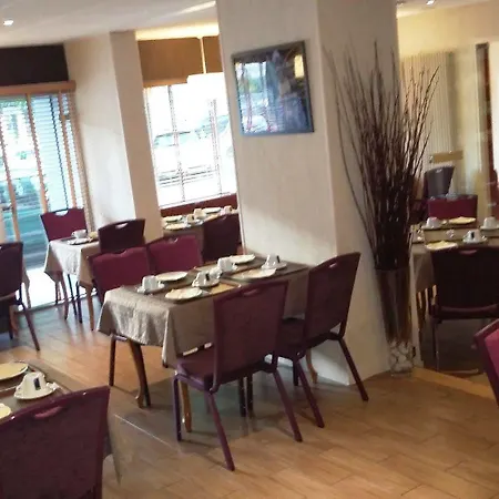Kyriad - Centre Otel 3*