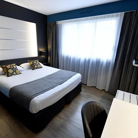 Kyriad - Centre Hotel 3*
